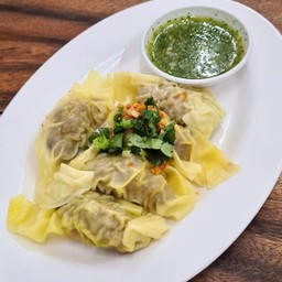 เกี๊ยวหมูลวกจิ้ม