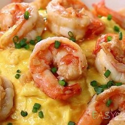 ข้าวไข่ข้นกุ้งกระเทียม