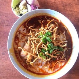 ข้าวซอยน่องไก่
