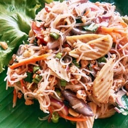ยำขนมจีน