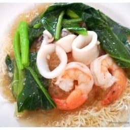 เส้นหมี่ราดหน้าทะเล