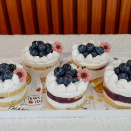 มินิเค้กนมสดบลูเบอร์รี่