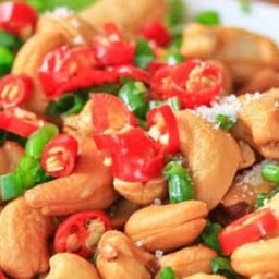 ยำเม็ดมะม่วงหิมพานต์