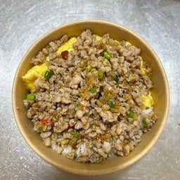 ข้าวหมูสับคั่วพริกเกลือราดไข่ข้น