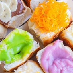 ร้าน ขนมปังปิ้ง ไส้ทะลัก