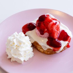 Milky Strawberry Toast - มิลค์กี้สตรอเบอรี่