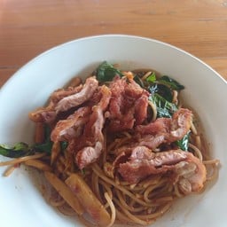 สปาร์เก็ตตี้ผัดกระเพรา,พริกแกง ไก่ทอด