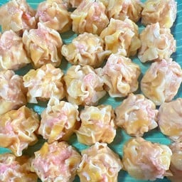 ขนมจีบถัง...คำโต ตลาดยิ้ม ยิ้ม