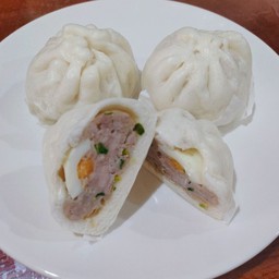 ซาลาเปาหมูสับ ไข่ต้ม