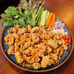 แหนมเอ็นข้อไก่ทอด