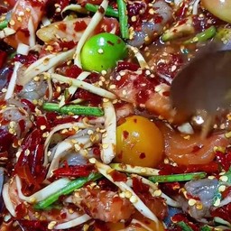 เหลากุ้งสดเผ็ดสลบ