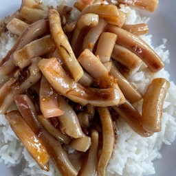 ปลาหมึกกระเทียม