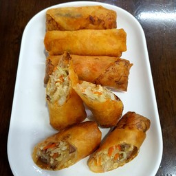 ปอเปี๊ยะทอดไส้ไก่