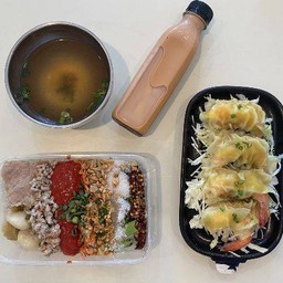 เย็นตาโฟต้มยำแห้ง+เกี๊ยวกุ้ง+น้ำสมุนไพร