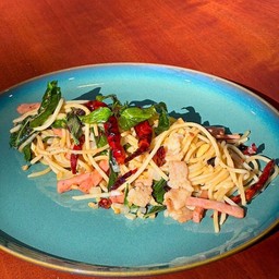 spaghetti with dried chili & bacon