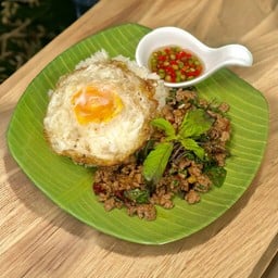 โคตรถึง กะเพราคั่วพริกไฟ สาขาลำลูกกา