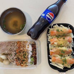 ต้มยำแห้ง+เกี๊ยวปูอัด+น้ำอัดลม