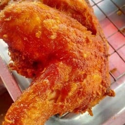 พัชรี ราชินี ไก่ทอดสมุนไพร  หน้า รพ. กำแพงเพชร