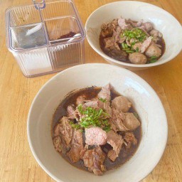 ก๋วยเตี๋ยวเนื้อเรือด่วน