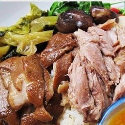 ข้าวขาหมู อิ่มอุดม(เมนูขายดี)