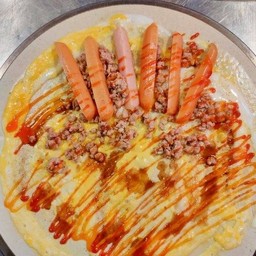 เครปพิซซ่า+ไข่+ไส้กรอก+ชีส