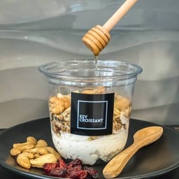 Greek Yogurt Honey Granola