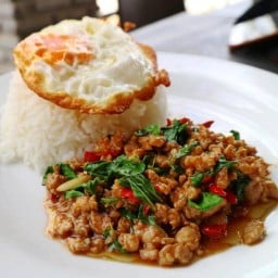 ครัวแม่เพ็ญ ไก่ทอด ส้มตำ