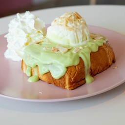 Pandan Almond Toast - ใบเตยอัลมอนด์