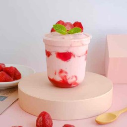 นมสตอเบอรี่ปั่น•