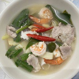 ต้มย้ำรวมมิตรน้ำใส