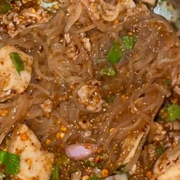 ลาบเส้นเล็กไก่ยอ