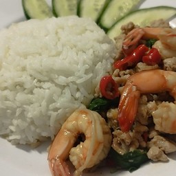 กระเพราหมู กุ้ง