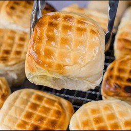 ปังอ้วน แยมสตอเบอรี่