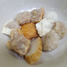 ลูกชิ้นรวมลวก (ไม่มีลูกชิ้นกุ้ง)