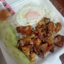 กระเพราหมูกรอบ ชอบจัง