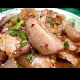 น้ำตกคอหมู