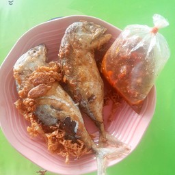 ชุดปลาทู2ตัวน้ำพริกปลาร้าแจ๋วตัว1ถุงข้าวเหนียว2ถุง