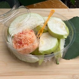 สลัดโรล&ขนมปังปิ้งนมสด ริมคลอง