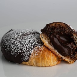 CHOCOLATE CROISSANT