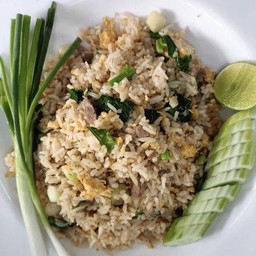 ข้าวผัดเนื้อ