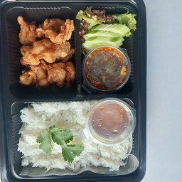 ข้าวไก่ทอดน้ำปลา