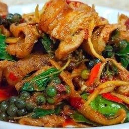 ผัดเผ็ดหมูป่า