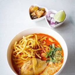 ข้าวซอยไก่  พิเศษ