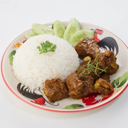 แกงคั่วกระดูกหมูราดข้าวพิเศษ