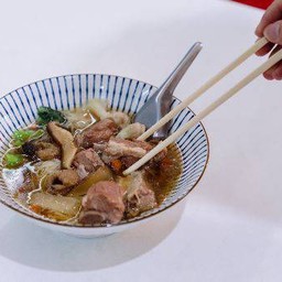 บะหมี่เกี๊ยว เป็ดตุ๋น ซี่โครงหมูตุ๋น