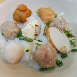 ก๋วยเตี๋ยว เส้นใหญ่ (น้ำ)