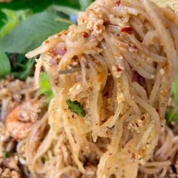 ลาบเส้นเล็กไก่สับ