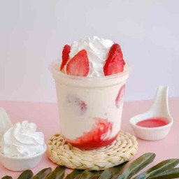 มินินมสดปั่นท็อปปิ้งสตอเบอรี่