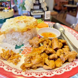 ข้าวหมูทอดกระเทียม+ไข่ดาว