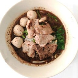 ก๋วยเตี๋ยวเรือหมูน้ำตกนาย10 อ.อยุธยา